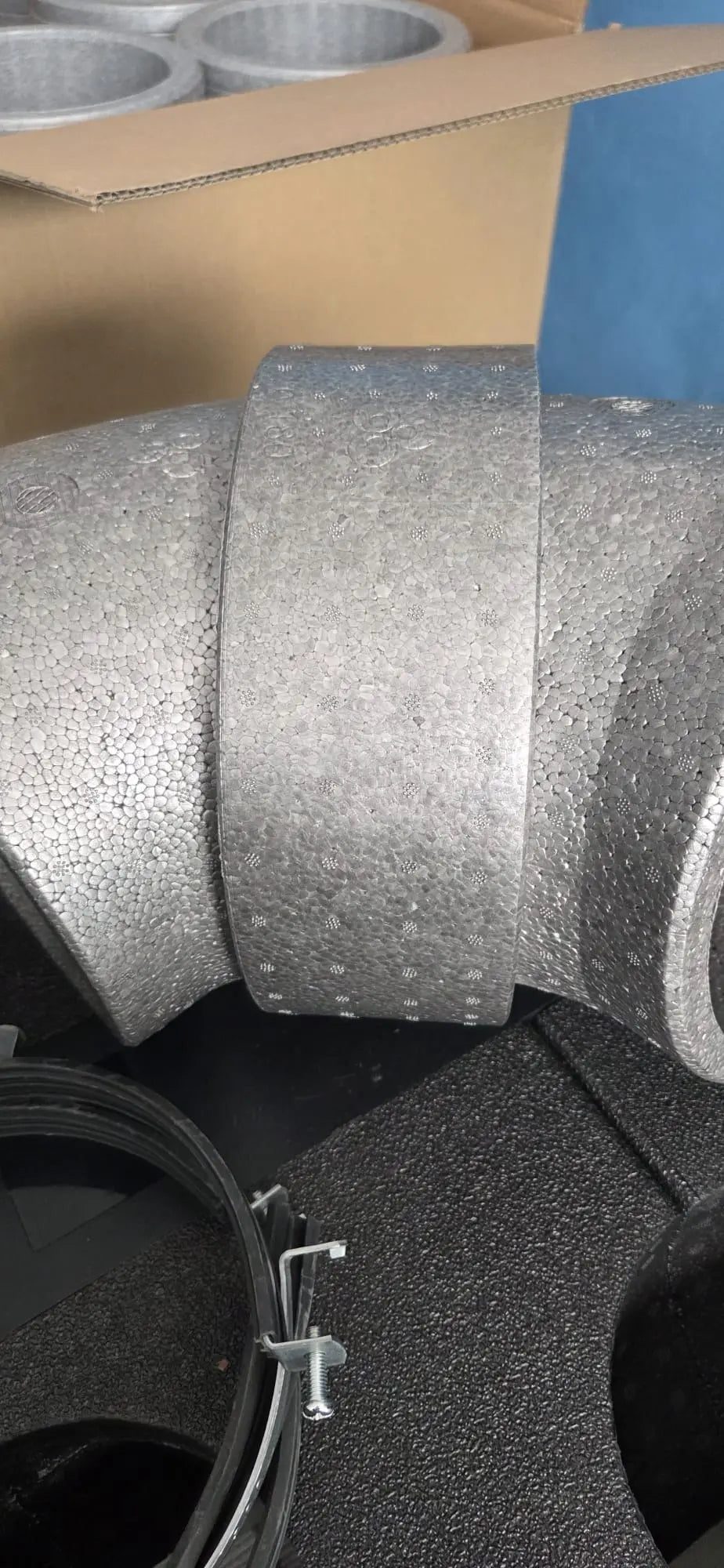 poza reala smartvent mufa conector gri EPS conectat la coturi EPS gri