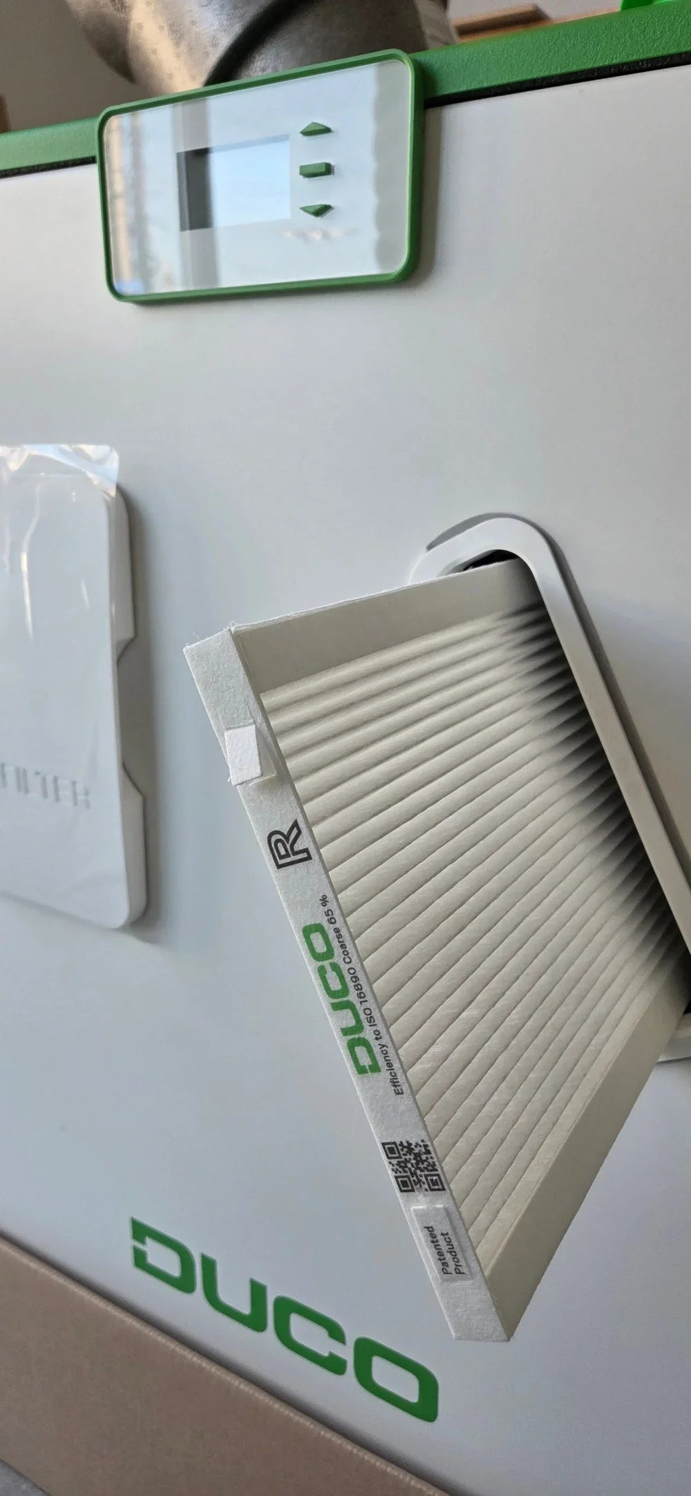 detalii cum arata un filtru si unde este asezat in recuperatorul de caldura, filtru dreapta - sistem de ventilație cu recuperare de căldură - Smartvent.ro Baia Mare